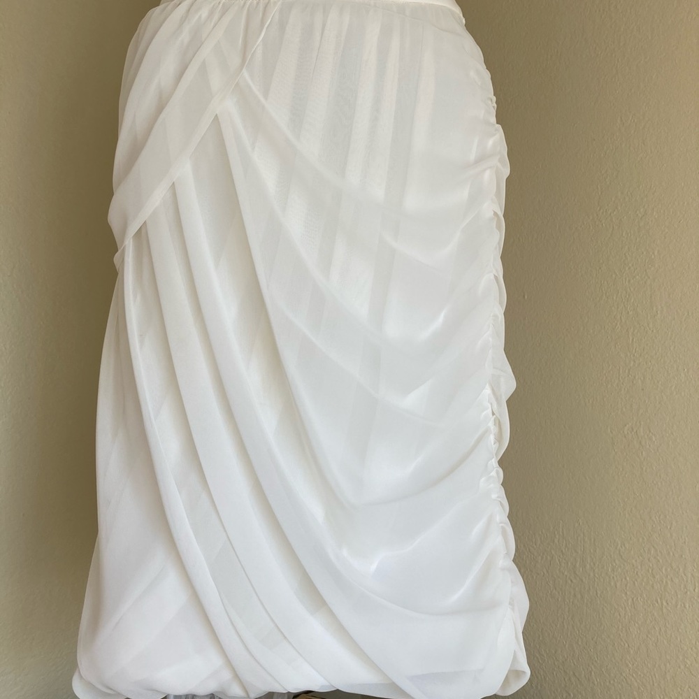 Joseph Ribkoff chiffon polyester skirt.